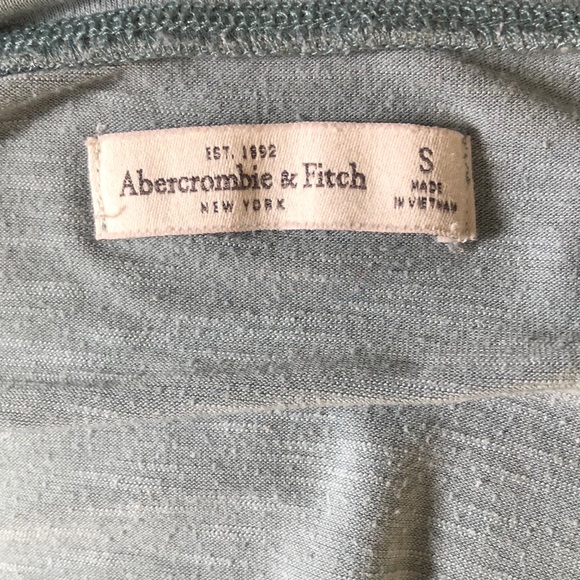🌺Abercrombie & Fitch crew neck, long sleeve tee🌺 - Picture 8 of 9